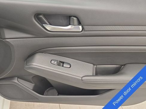 Used 2019 Nissan Altima 2.5 S FWD image 11