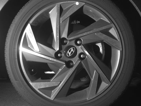 Used 2025 Hyundai Elantra Limited FWD image 13
