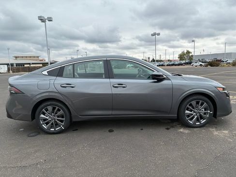 New 2026 Nissan Sentra SL w/ Floor Mat Package FWD image 7