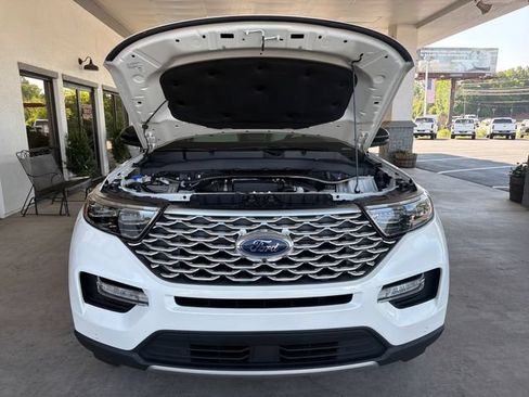 Used 2022 Ford Explorer Platinum w/ Equipment Group 601A AWD/4WD image 13