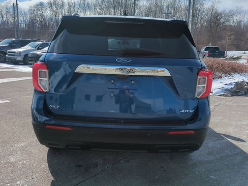 Used 2023 Ford Explorer XLT image 7