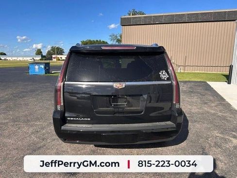 Used 2020 Cadillac Escalade Premium Luxury AWD/4WD image 6