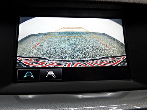 Used 2018 Buick Regal Preferred image 16