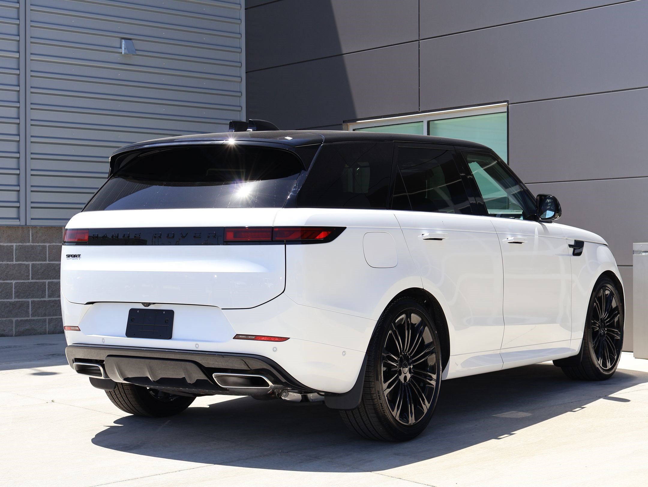 New 2026 Land Rover Range Rover Sport Dynamic SE AWD/4WD image 5