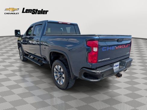 Used 2022 Chevrolet Silverado 2500 Custom w/ Custom Convenience Package AWD/4WD image 3
