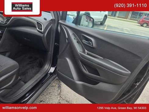 Used 2020 Chevrolet Trax LT w/ LPO, Protection Package AWD/4WD image 14