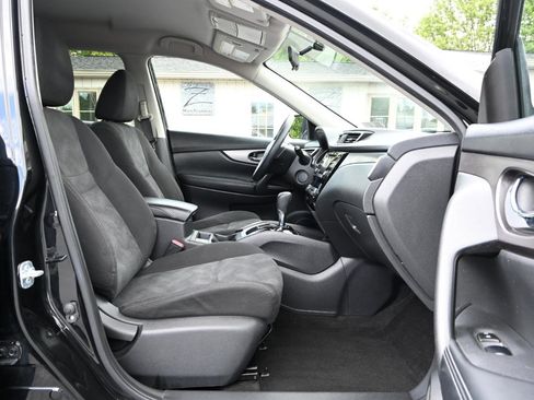 Used 2016 Nissan Rogue SV AWD/4WD image 28