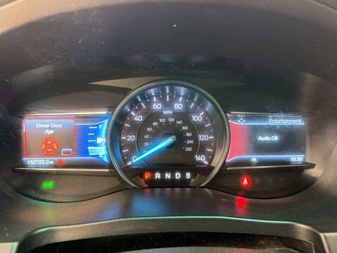 Used 2018 Ford Explorer Limited w/ Equipment Group 301A FWD image 18