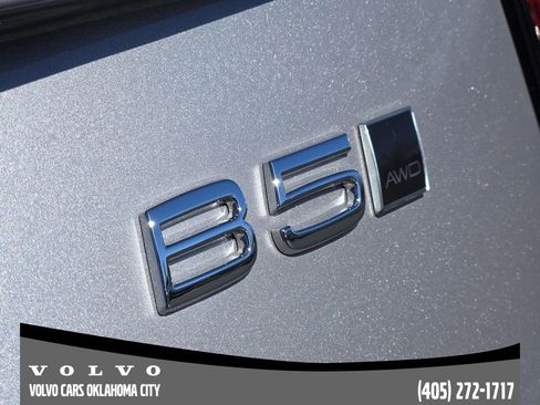 New 2026 Volvo XC90 B5 Plus w/ Protection Package Premier image 9