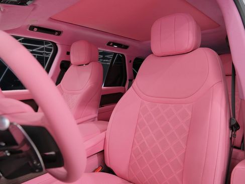 Used 2025 Land Rover Range Rover SE image 17