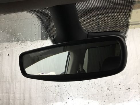 Used 2024 Chrysler Pacifica Touring-L image 32