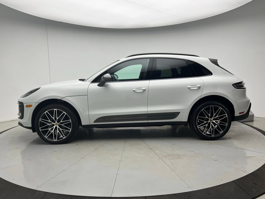 Used 2026 Porsche Macan AWD/4WD image 2