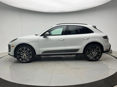 Used 2026 Porsche Macan AWD/4WD image 2