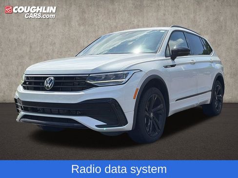 Used 2024 Volkswagen Tiguan SE R-Line AWD/4WD image 4