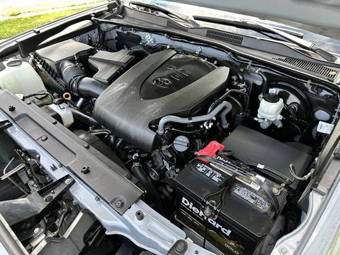 Used 2021 Toyota Tacoma TRD Sport w/ Technology Package AWD/4WD image 16
