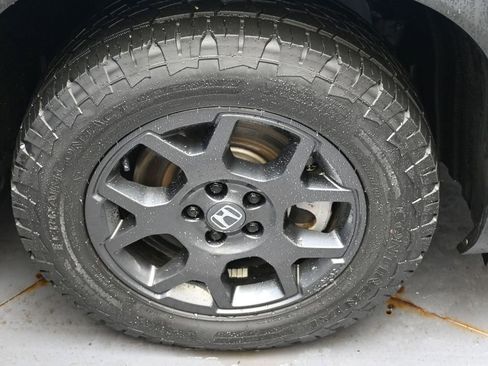 Used 2025 Honda Pilot TrailSport image 10