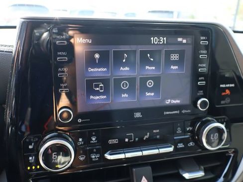 Used 2020 Toyota Highlander Limited FWD image 41