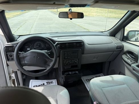 Used 2004 Chevrolet Venture Extended FWD image 15