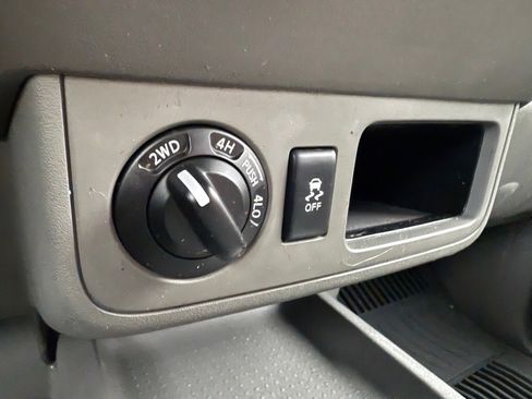 Used 2019 Nissan Frontier SV image 23