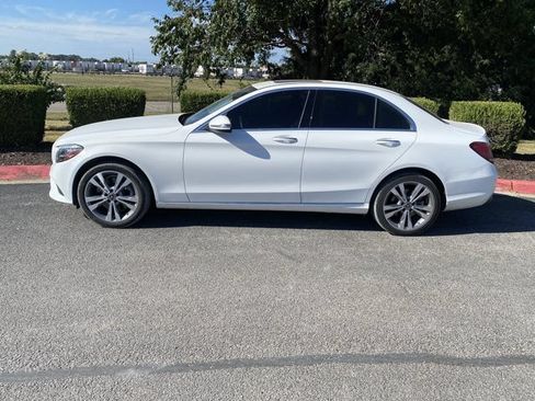 Used 2019 Mercedes-Benz C 300 4MATIC Sedan image 2