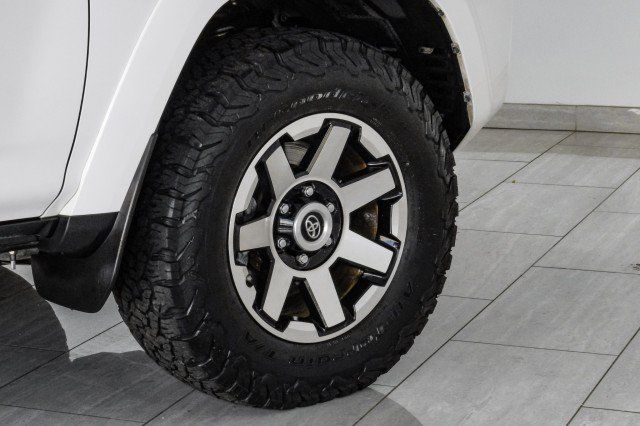 Used 2020 Toyota 4Runner TRD Off-Road AWD/4WD image 60