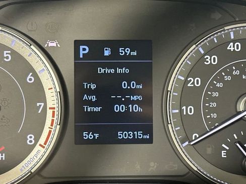 Used 2021 Hyundai Venue image 18