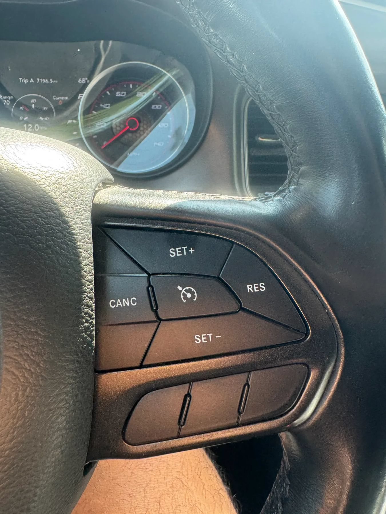 Used 2022 Dodge Charger SXT RWD image 11