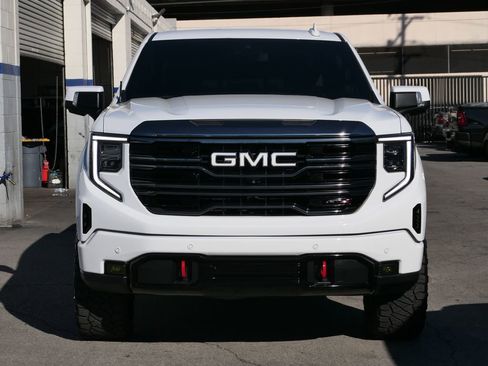 Used 2023 GMC Sierra 1500 AT4 w/ AT4 Preferred Package image 8