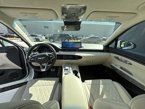 Used 2025 Genesis GV70 3.5T Sport w/ Sport Advanced Package image 13