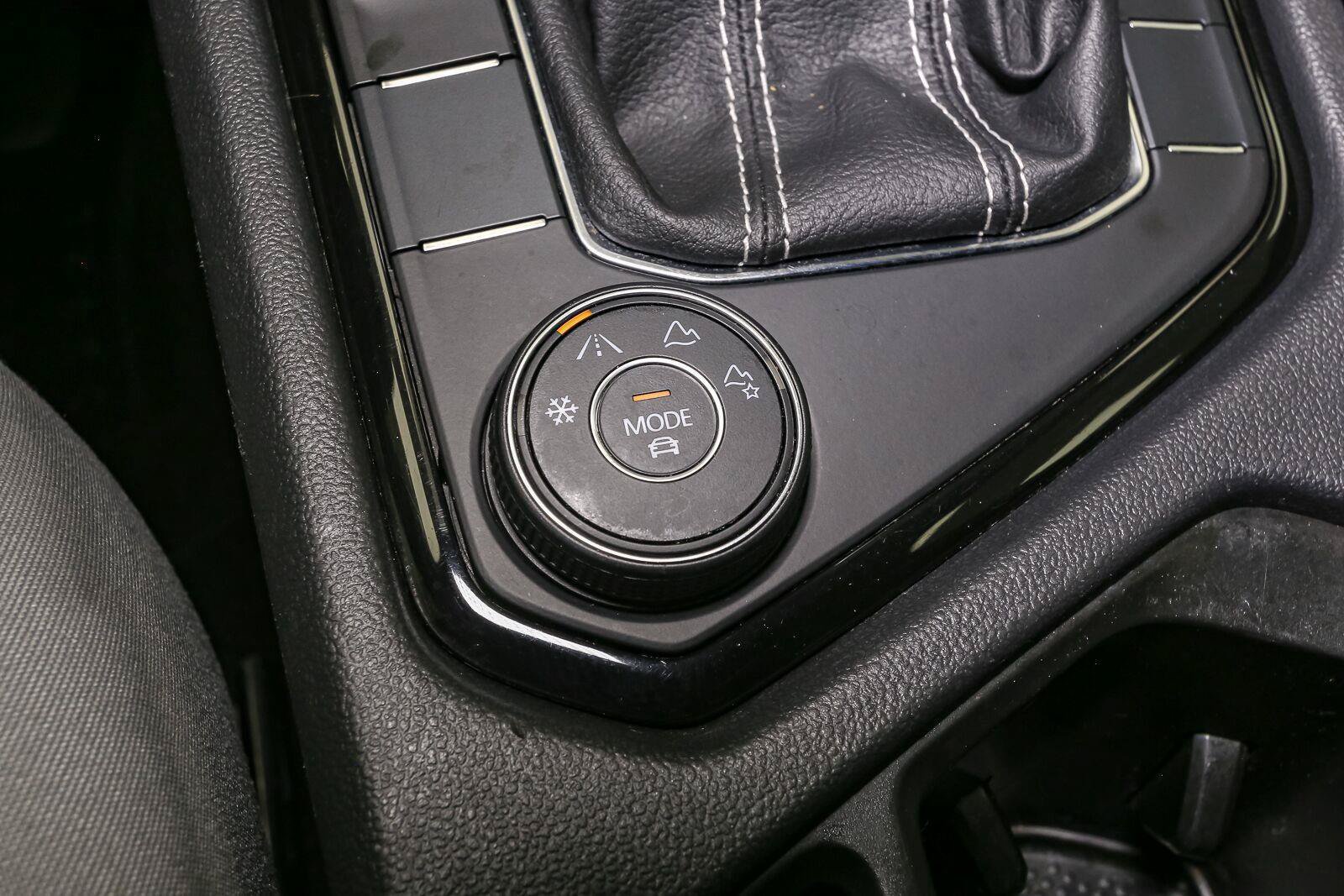 Certified 2024 Volkswagen Taos S AWD/4WD image 34