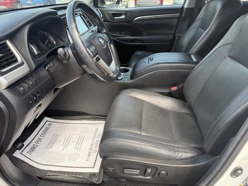 Used 2017 Toyota Highlander Limited Platinum FWD image 14