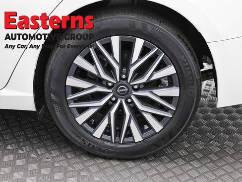 Used 2025 Nissan Altima 2.5 SV image 33