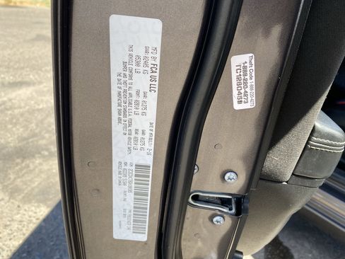 Used 2016 Dodge Charger R/T w/ Navigation & Travel Group image 29