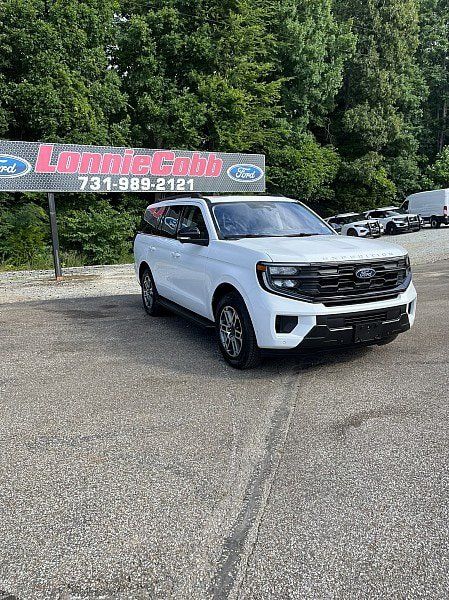 Used 2025 Ford Expedition Active AWD/4WD image 1