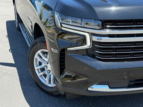 Used 2024 Chevrolet Suburban LT AWD/4WD image 3