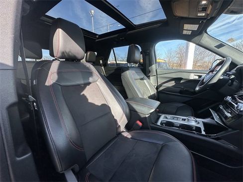 Certified 2023 Ford Explorer ST-Line w/ Class IV Trailer Tow Package image 35