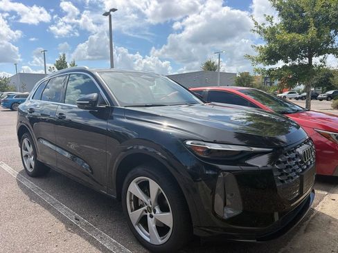 Used 2025 Audi Q5 Premium w/ Convenience Package AWD/4WD image 1