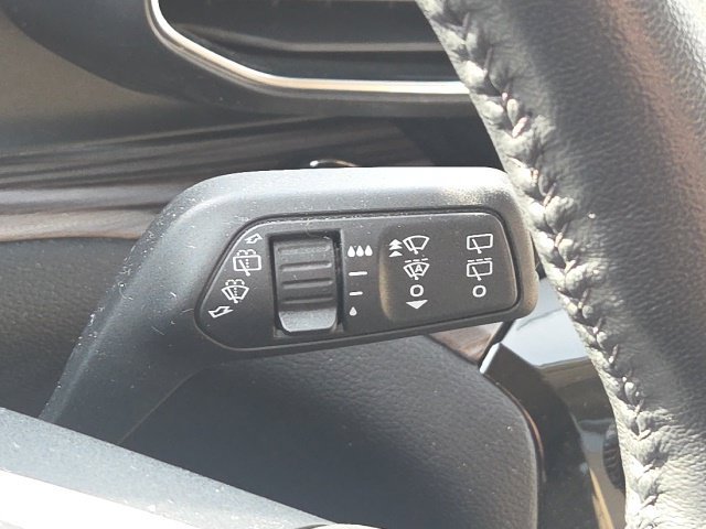 Used 2023 Ford Explorer Limited w/ Limited Technology Package AWD/4WD image 41