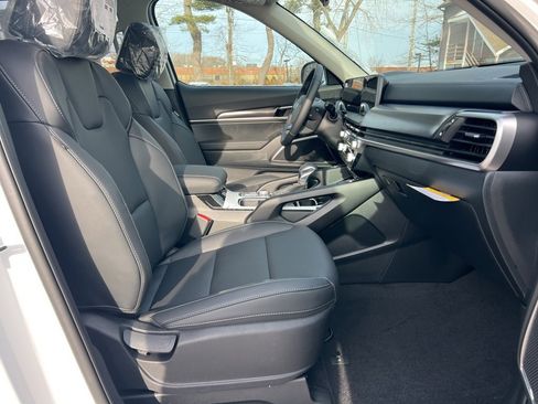 New 2025 Kia Telluride S image 16
