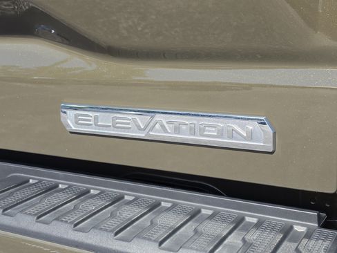 Used 2023 GMC Sierra 1500 Elevation w/ X31 Off-Road Package AWD/4WD image 16