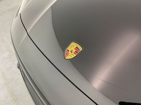Used 2019 Porsche Cayenne AWD/4WD image 12