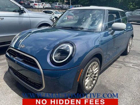 Used 2025 MINI Cooper 2-Door Hardtop FWD image 1