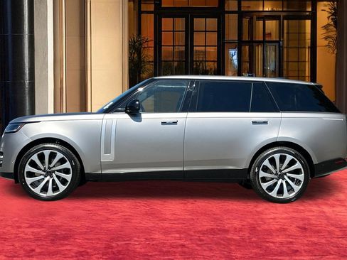 New 2026 Land Rover Range Rover Long Wheelbase Autobiography image 3