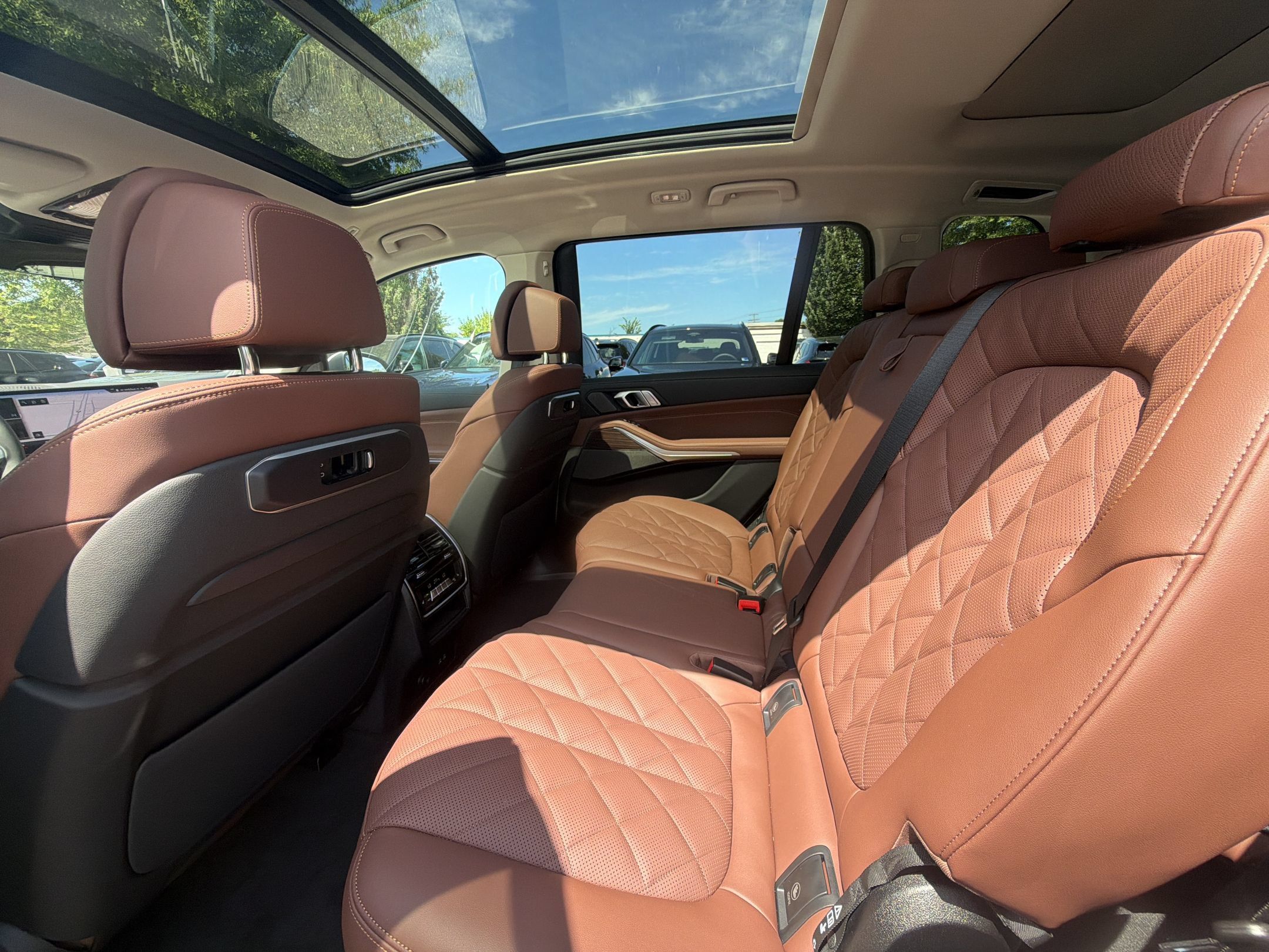Used 2027 BMW X7 xDrive40i AWD/4WD image 24