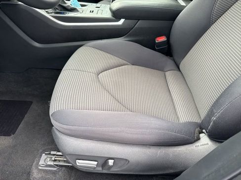 Used 2024 Toyota Highlander LE image 10