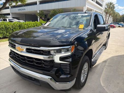Used 2023 Chevrolet Silverado 1500 LT image 1