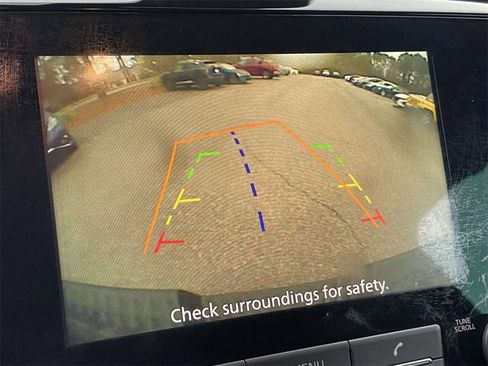 Used 2024 Nissan Titan SV image 24