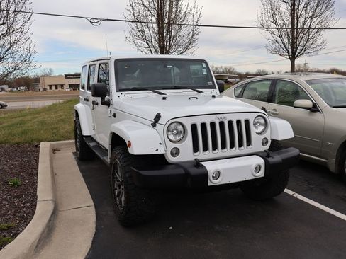 Used 2016 Jeep Wrangler Unlimited Sahara w/ Connectivity Group image 5