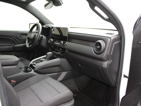 Used 2023 Chevrolet Colorado Trail Boss image 11