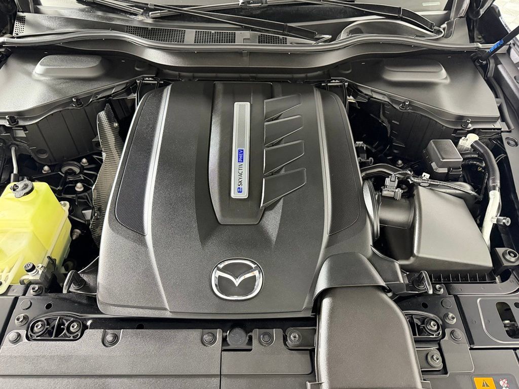 Used 2025 MAZDA CX-70 Plug-In Hybrid w/ Premium Pkg AWD/4WD image 29